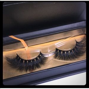 Brand new volume lashes